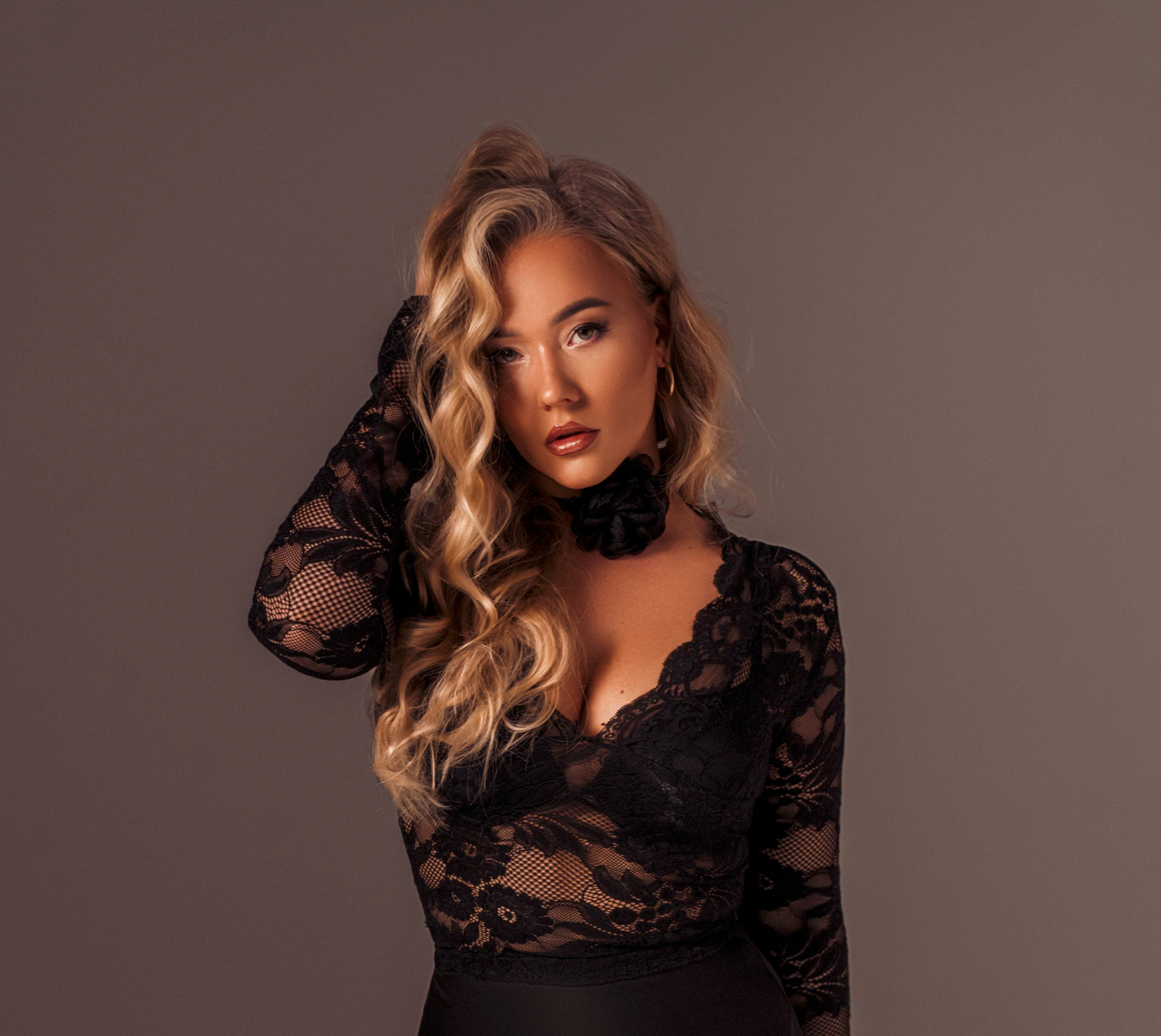 Browzy X Kelli-Karita must lokipael